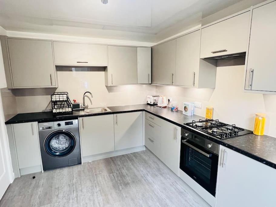 Superb 2 Bedroom Apartment With Free Parking Εδιμβούργο Εξωτερικό φωτογραφία